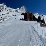 The Nest Ski-in Ski-out With Hammam *